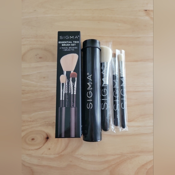 Sigma Essential Trio Brush Set - Picture 2 of 2